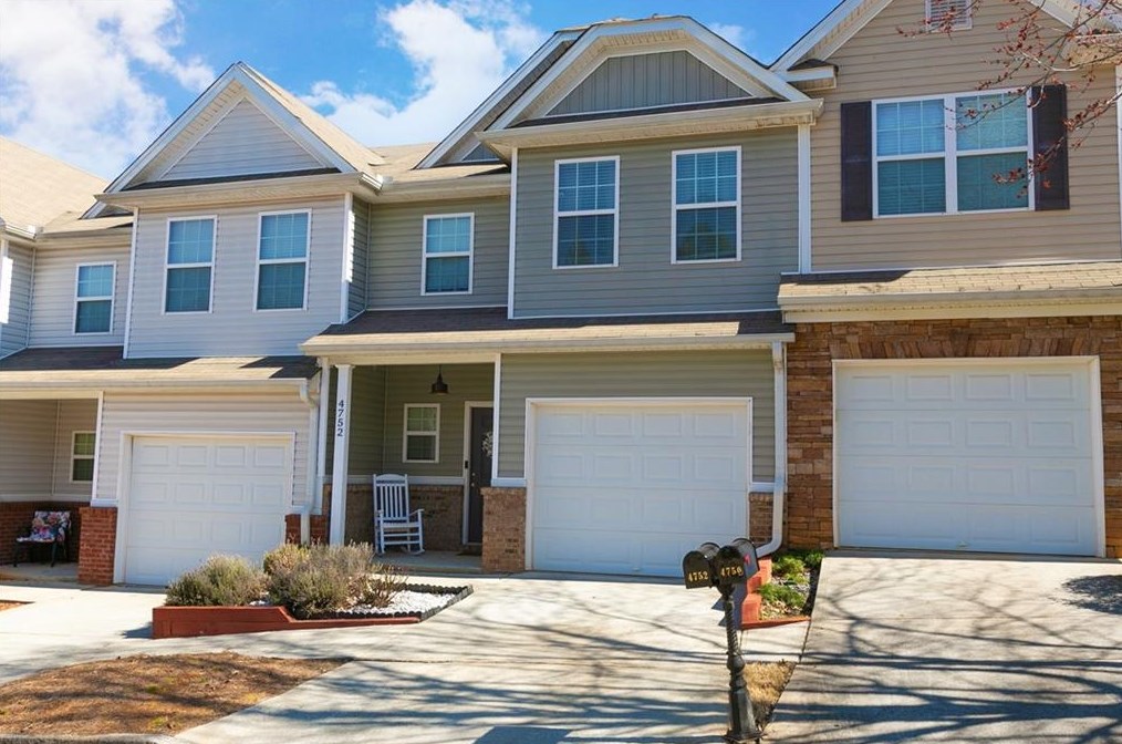4752 Beacon Ridge Ln, Flowery Branch, GA 30542-6304