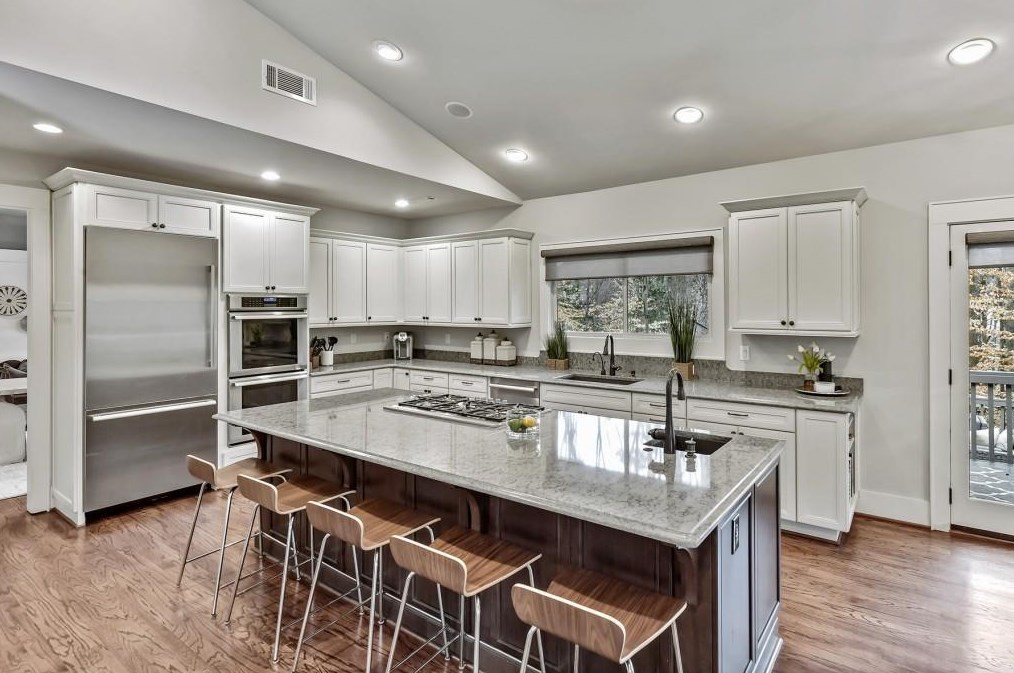 3015 Rockingham Dr, Atlanta, GA 30327-1232
