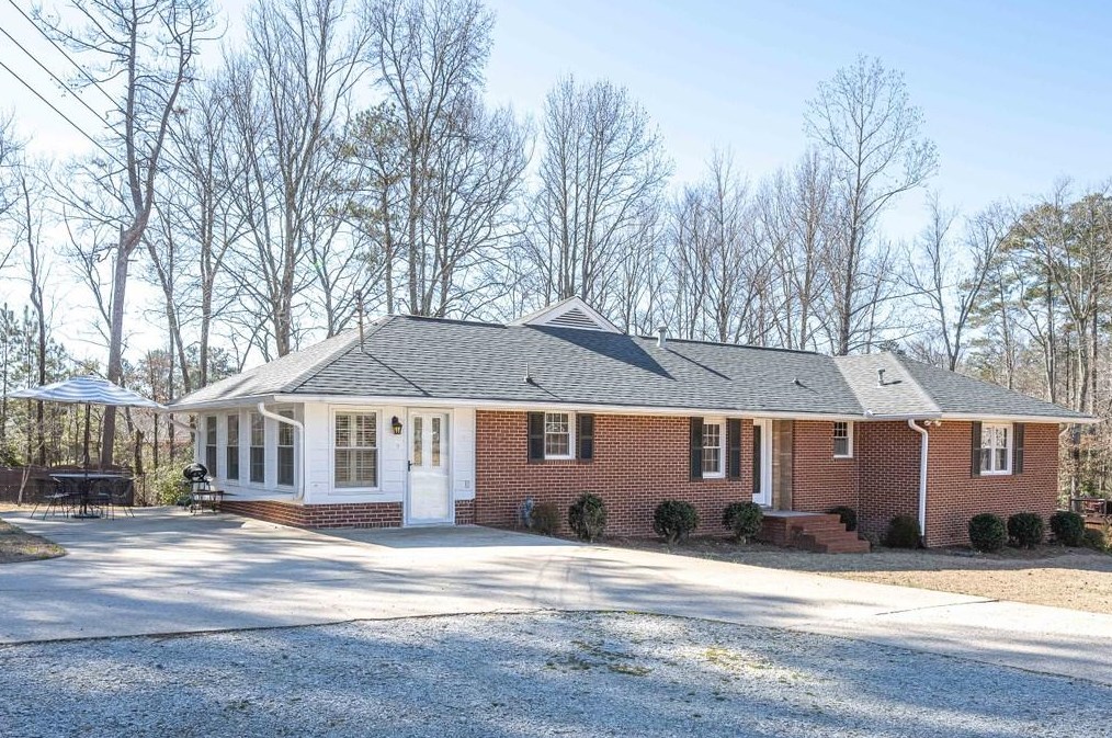 7034 Pinecrest Dr, Douglasville, GA 30134-1612
