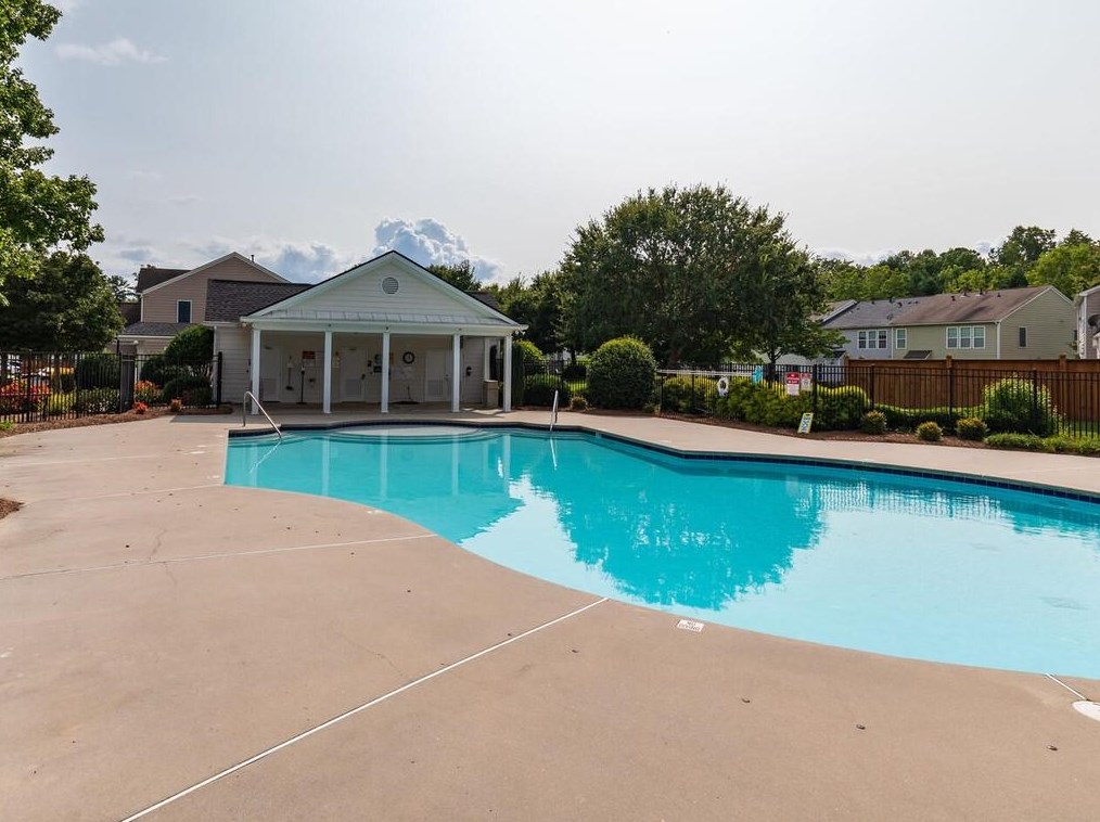 13428 Marrywood Ct, Alpharetta GA 30004-5134 exterior