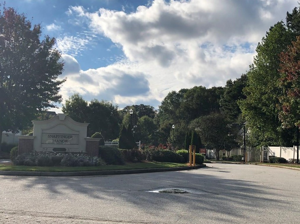 2832 Snapfinger Mnr, Decatur GA  30035-4167 exterior