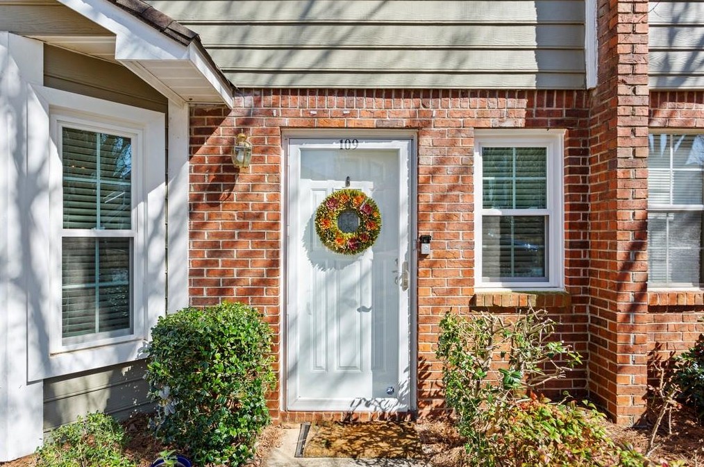 109 Fowler Ct, Decatur, GA 30030-2919
