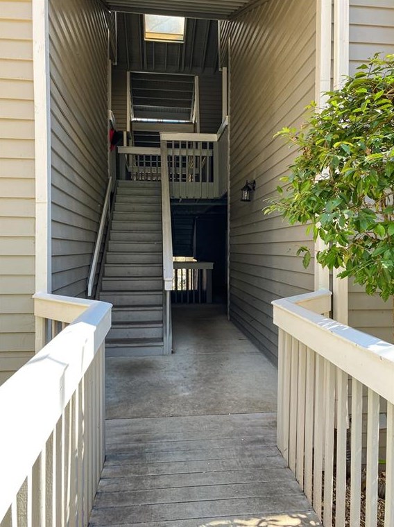 404 Warm Springs Cir, Roswell, GA 30075-4951