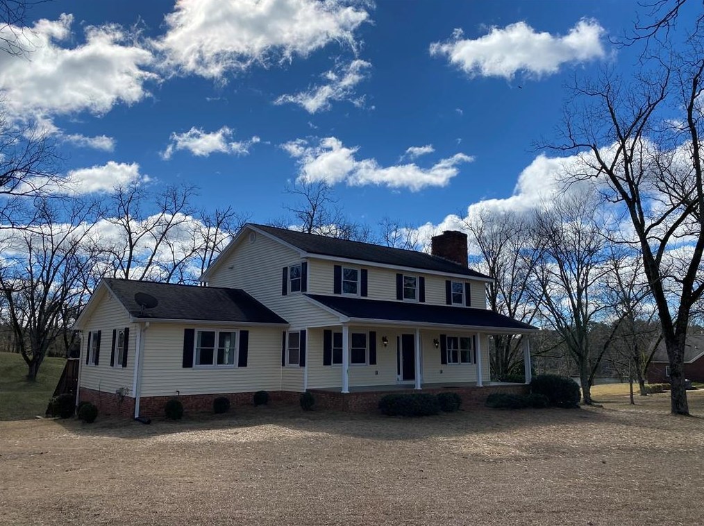 627 Lakewood Dr, Social Circle, GA 30025