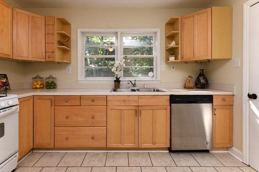 810 Gaylemont Cir, Decatur GA  30033-4852 exterior