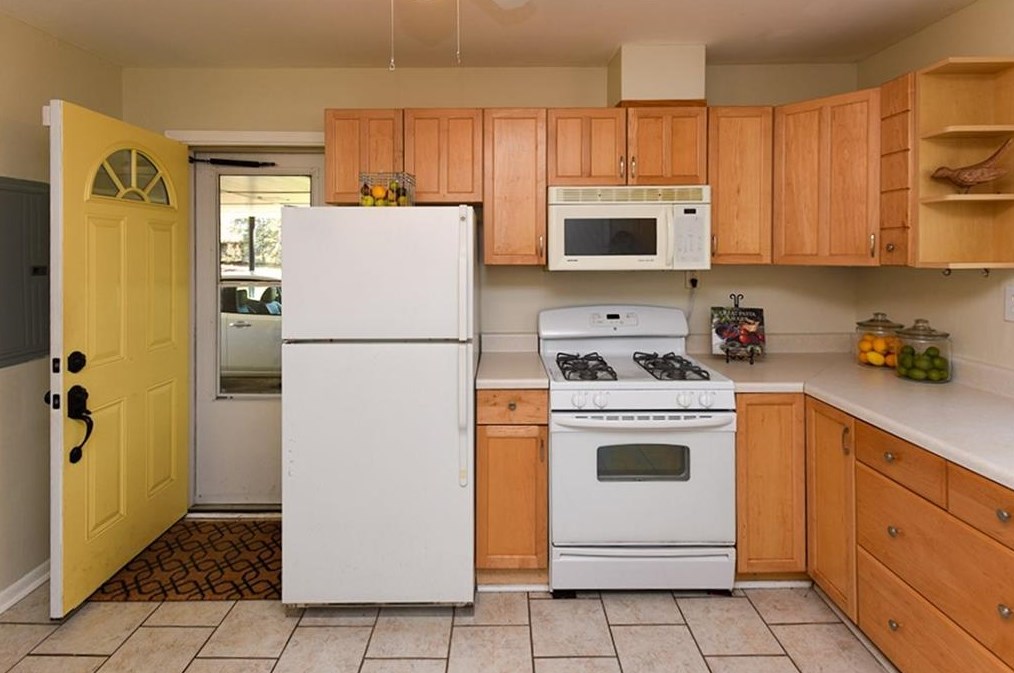 810 Gaylemont Cir, Decatur GA  30033-4852 exterior