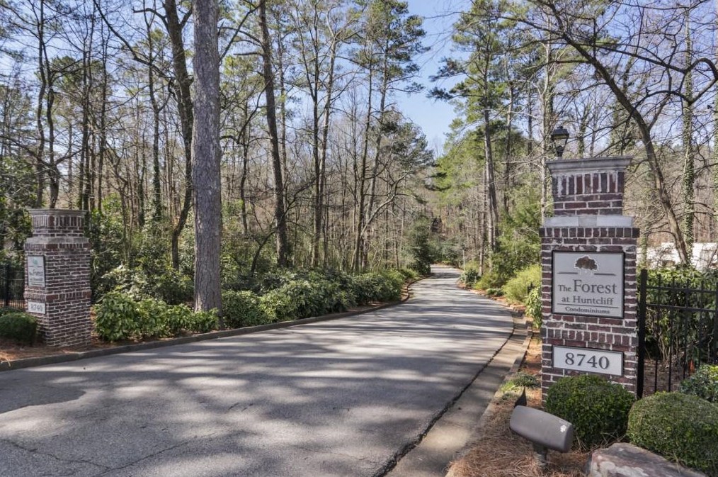 8740 Roswell Rd, Atlanta GA  30350-1830 exterior