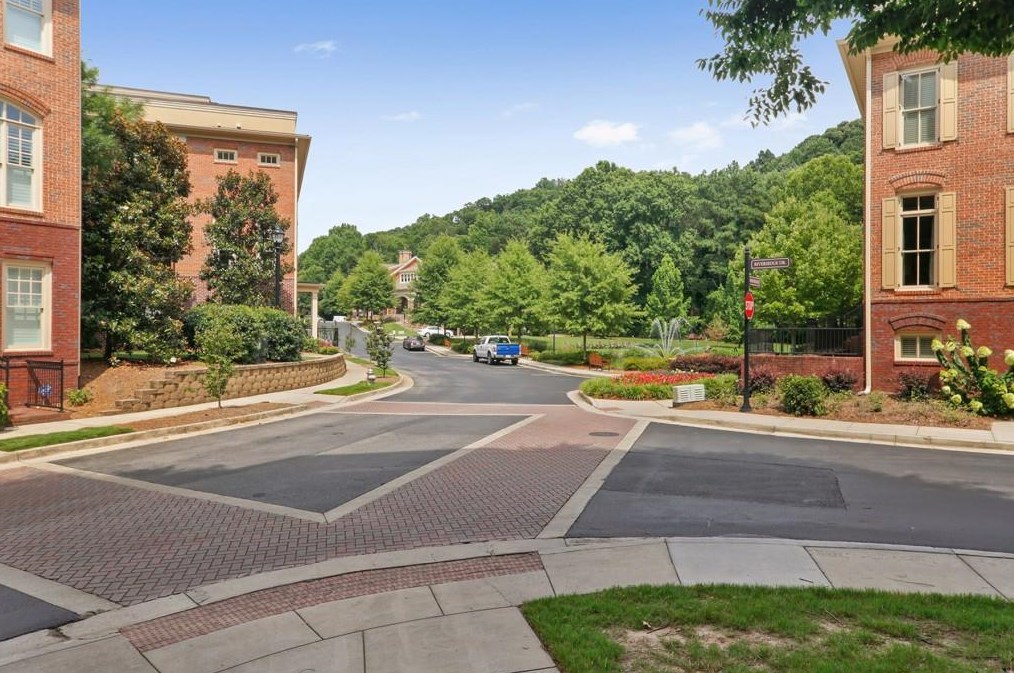 200 River Vista Dr, Atlanta GA  30339-7602 exterior