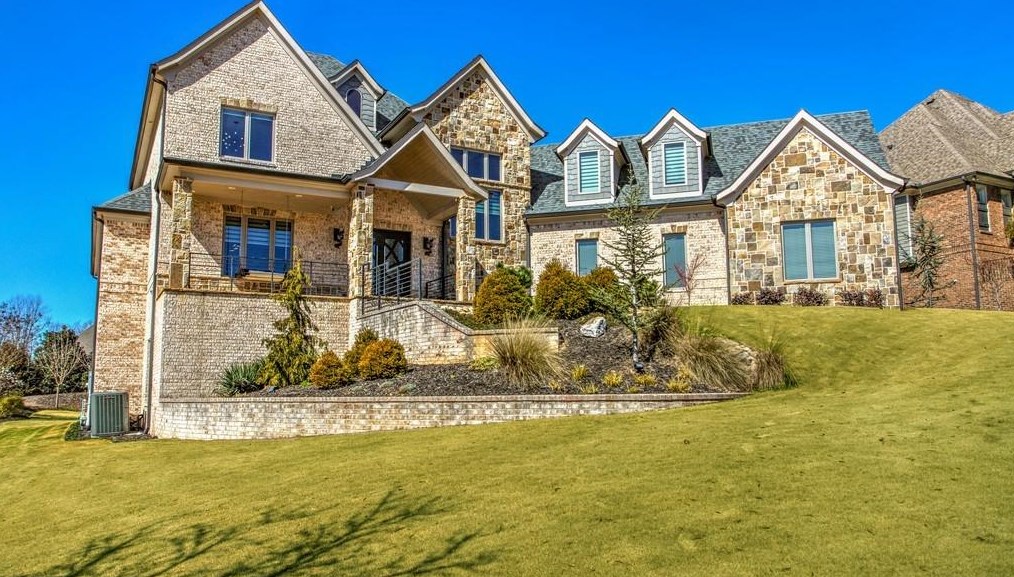 2038 Skybrooke Ct, Hoschton, GA 30548-6279