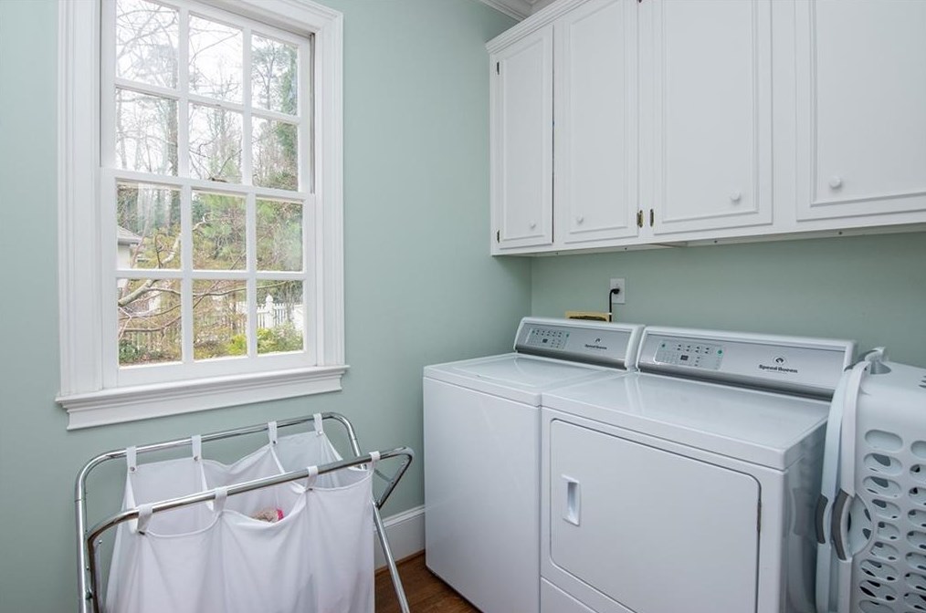 60 Old Vermont Pl, Atlanta GA  30328-4761 exterior