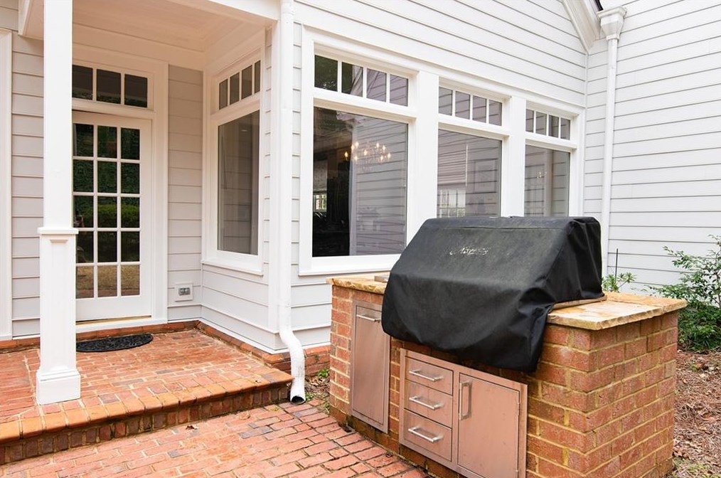 60 Old Vermont Pl, Atlanta GA  30328-4761 exterior