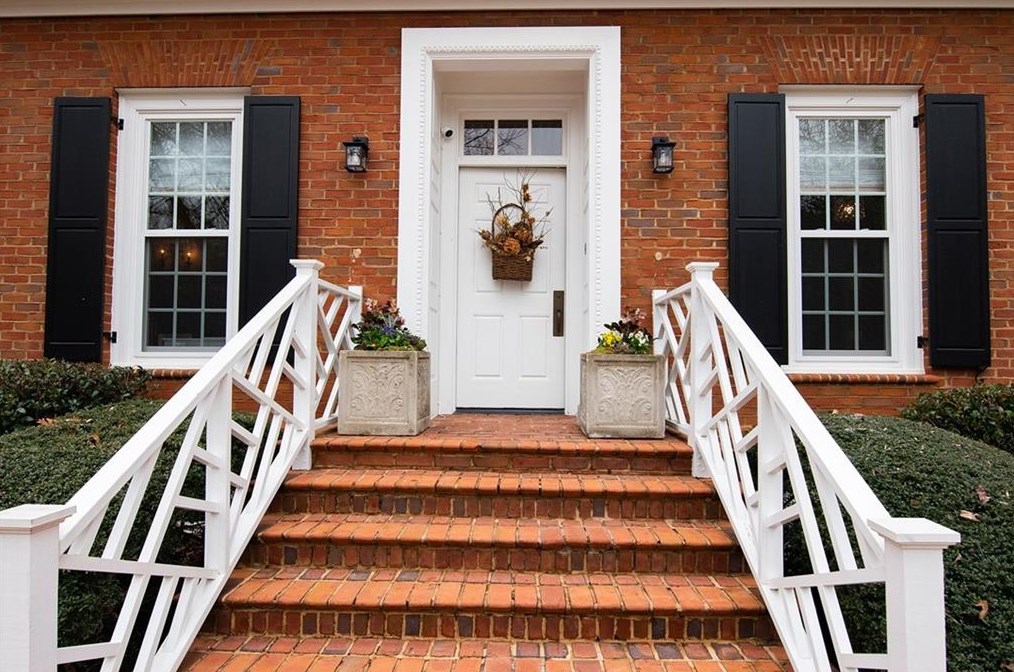 60 Old Vermont Pl, Atlanta, GA 30328-4761