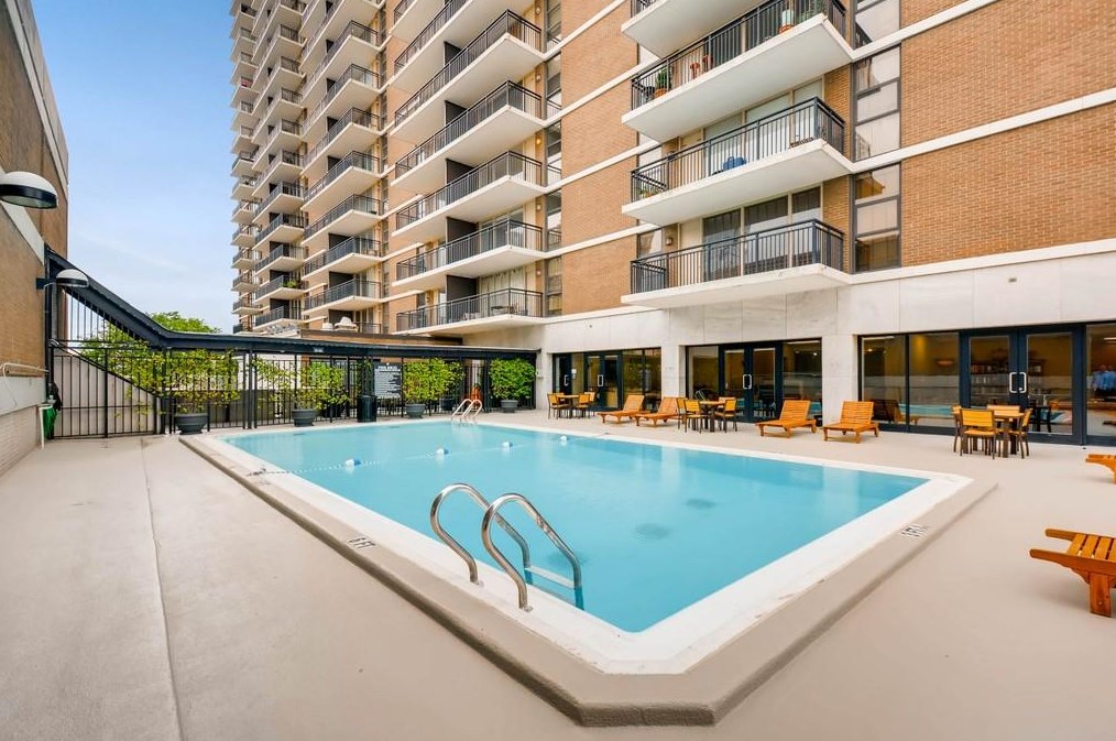 620 Peachtree St, Atlanta GA  30308-2351 exterior