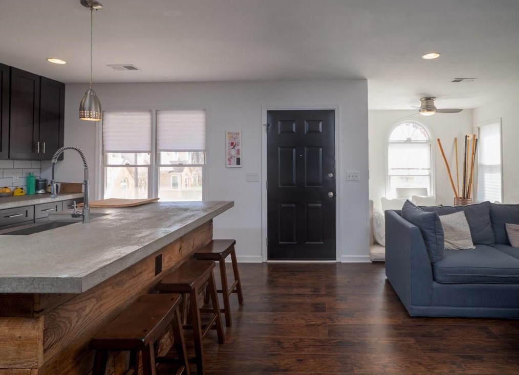 1018 Sasha Ln, Roswell, GA 30075-3650