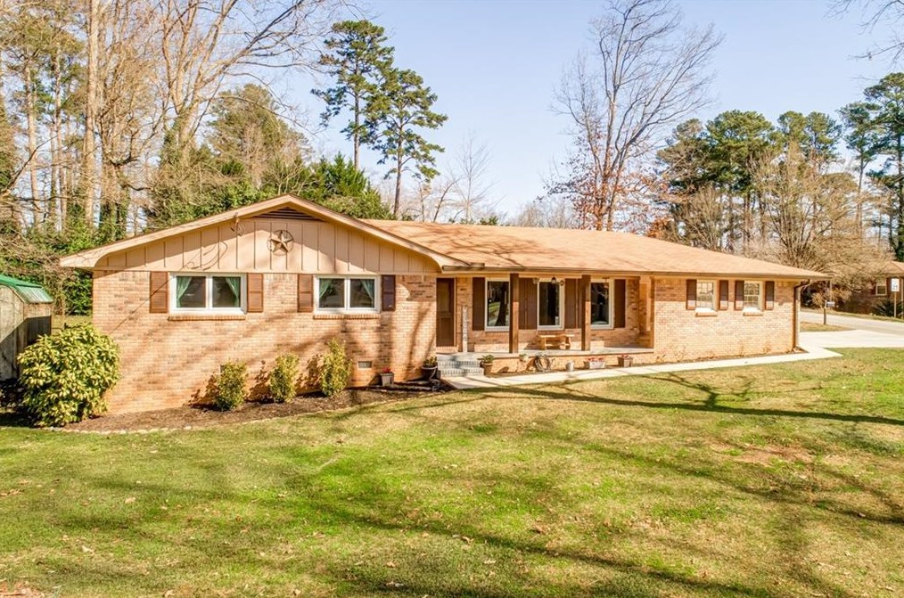 580 Norton Cir, Smyrna GA  30082-2122 exterior