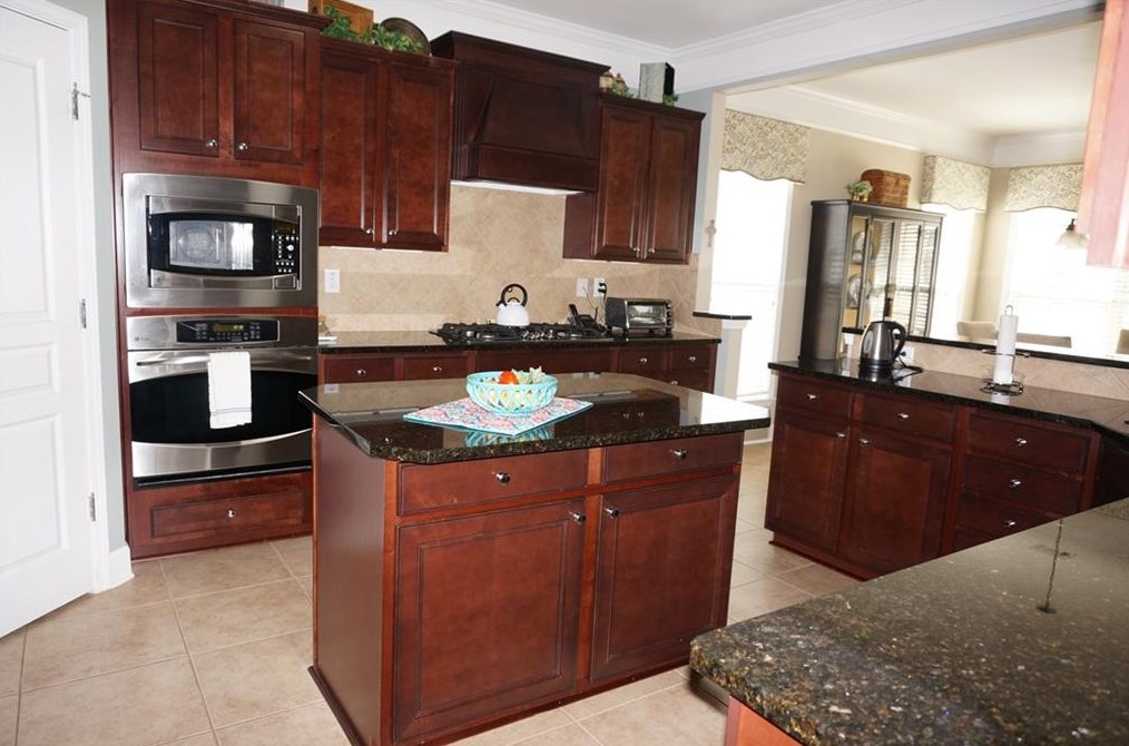 6526 Autumn Crest Ln, Hoschton GA  30548-8250 exterior