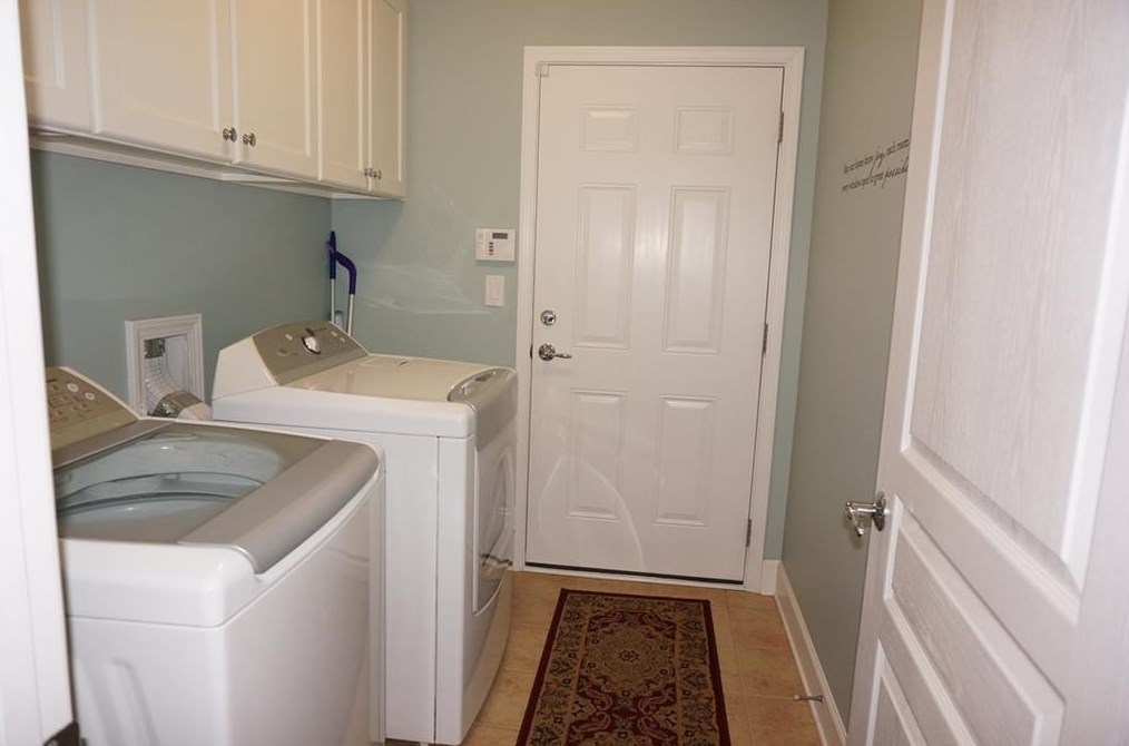 6526 Autumn Crest Ln, Hoschton GA  30548-8250 exterior
