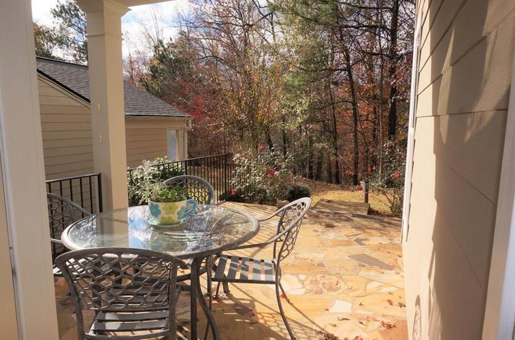 6526 Autumn Crest Ln, Hoschton GA  30548-8250 exterior