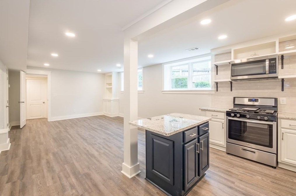 144 Mead Rd, Decatur GA  30030-3621 exterior