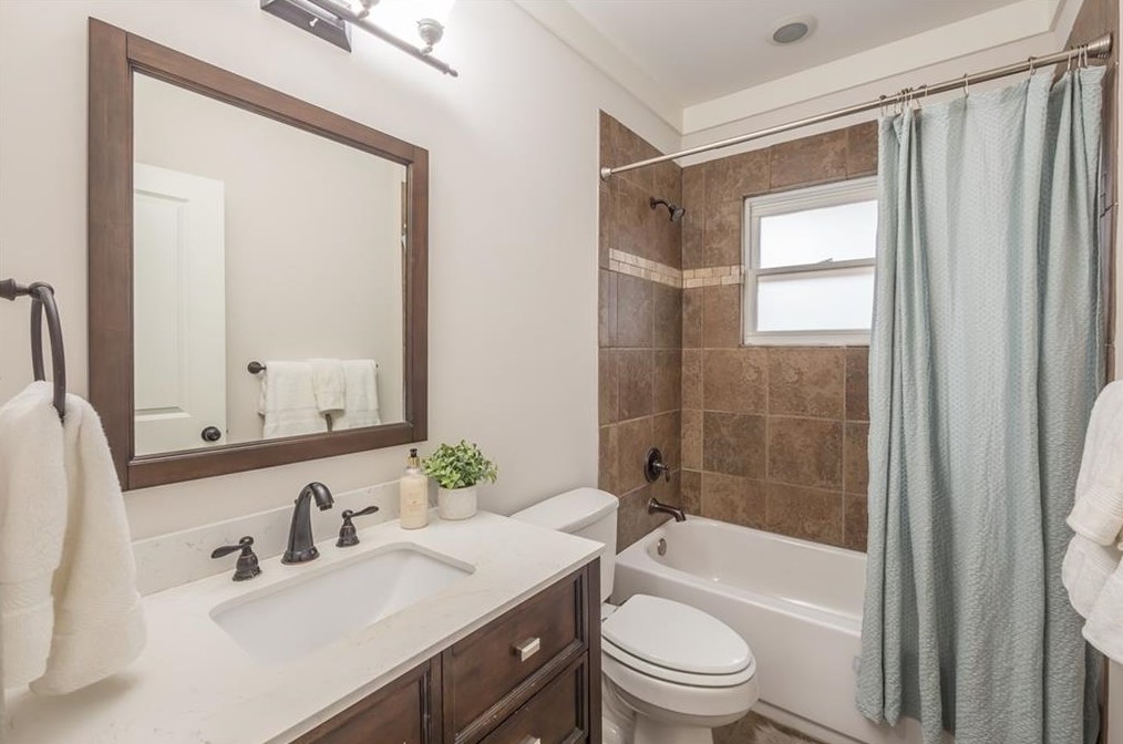 144 Mead Rd, Decatur GA  30030-3621 exterior