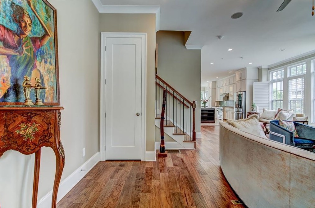 5830 Sandy Springs Cir, Atlanta GA  30328-4834 exterior
