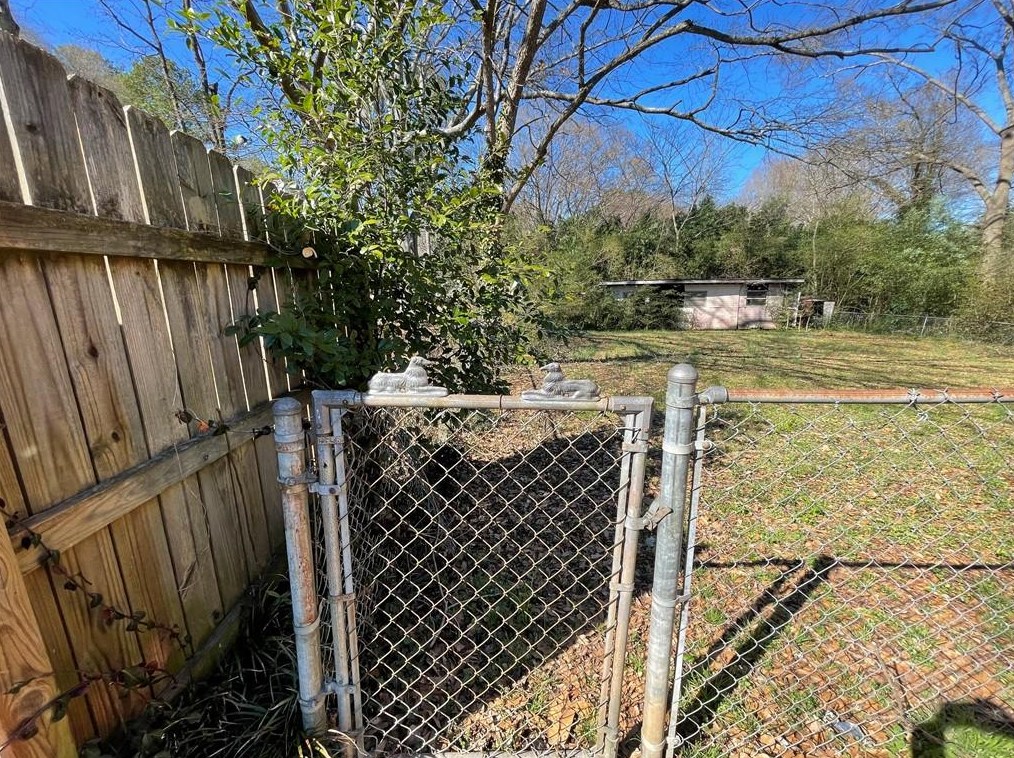 3032 Brook Dr, Decatur GA  30033-3910 exterior