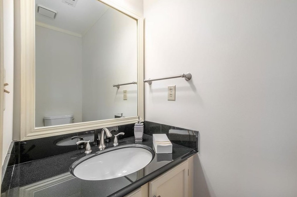 21 Old Decatur Cir, Decatur GA 30030-1653 exterior