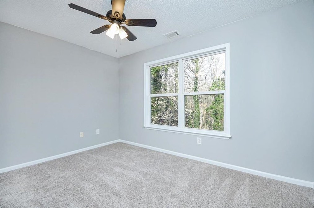 1152 Shr Dr, Atlanta GA 30311-3109 exterior