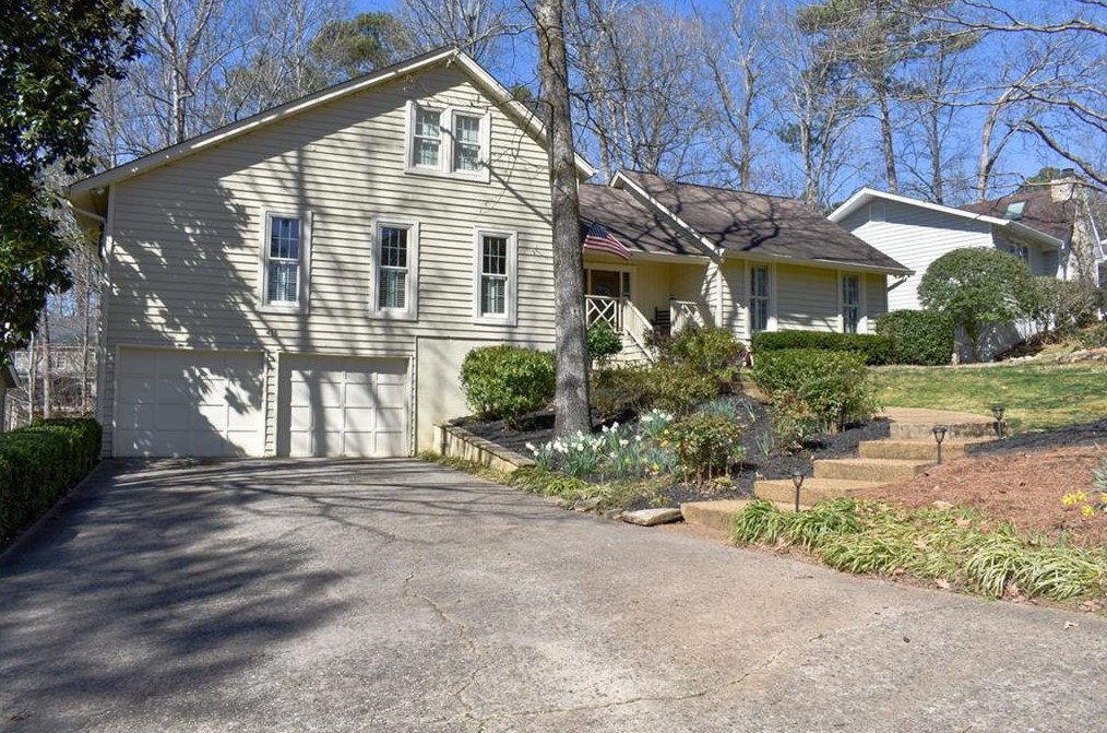 415 Sassafras Rd, Roswell, GA 30076-3669
