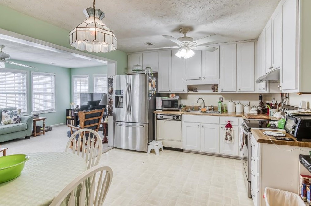 387 Johnson Rd, Lawrenceville GA 30044-8148 exterior