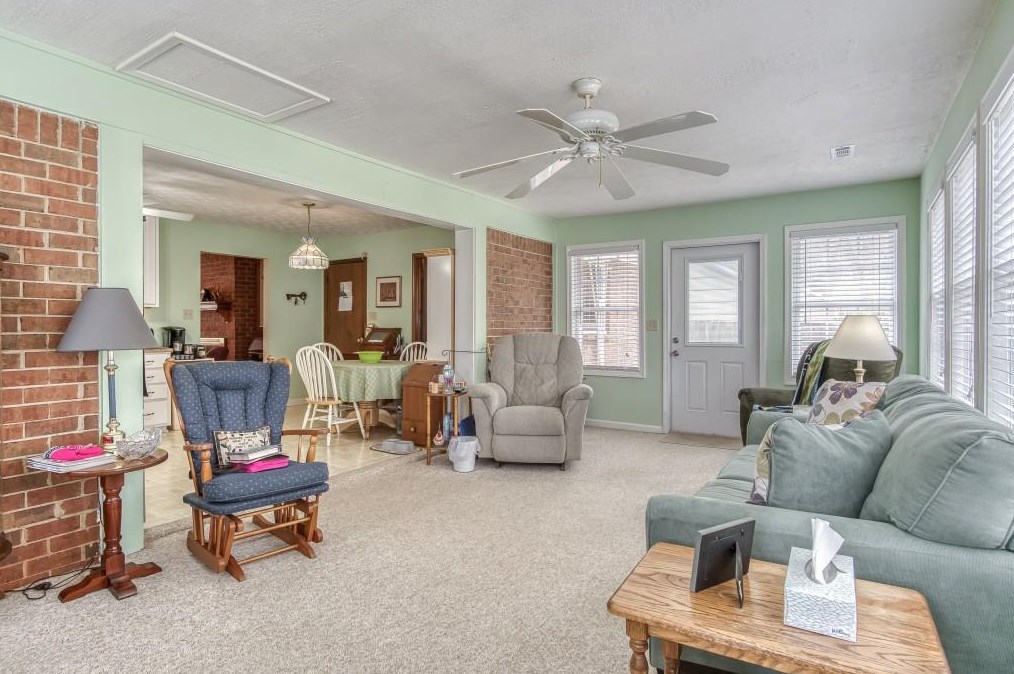 387 Johnson Rd, Lawrenceville GA 30044-8148 exterior