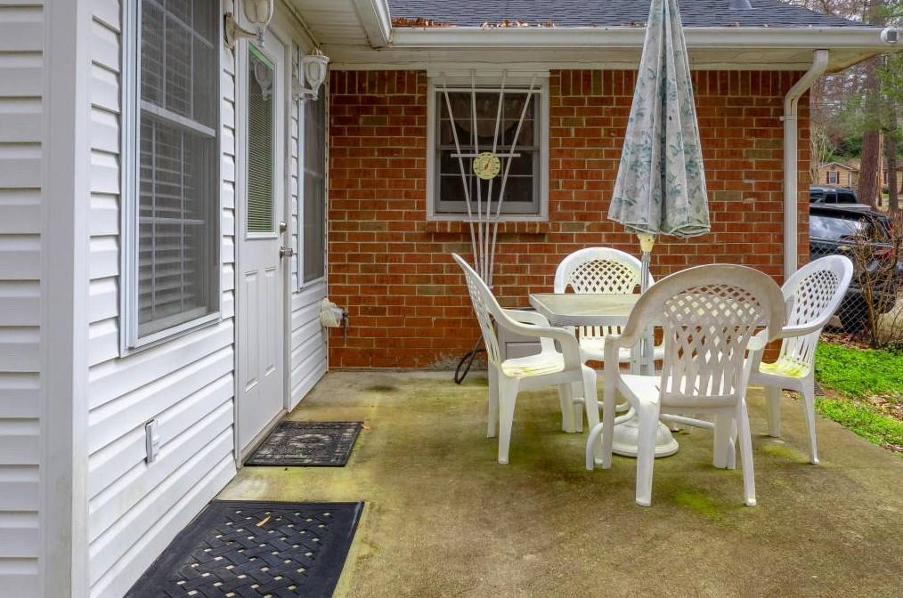 387 Johnson Rd, Lawrenceville GA 30044-8148 exterior