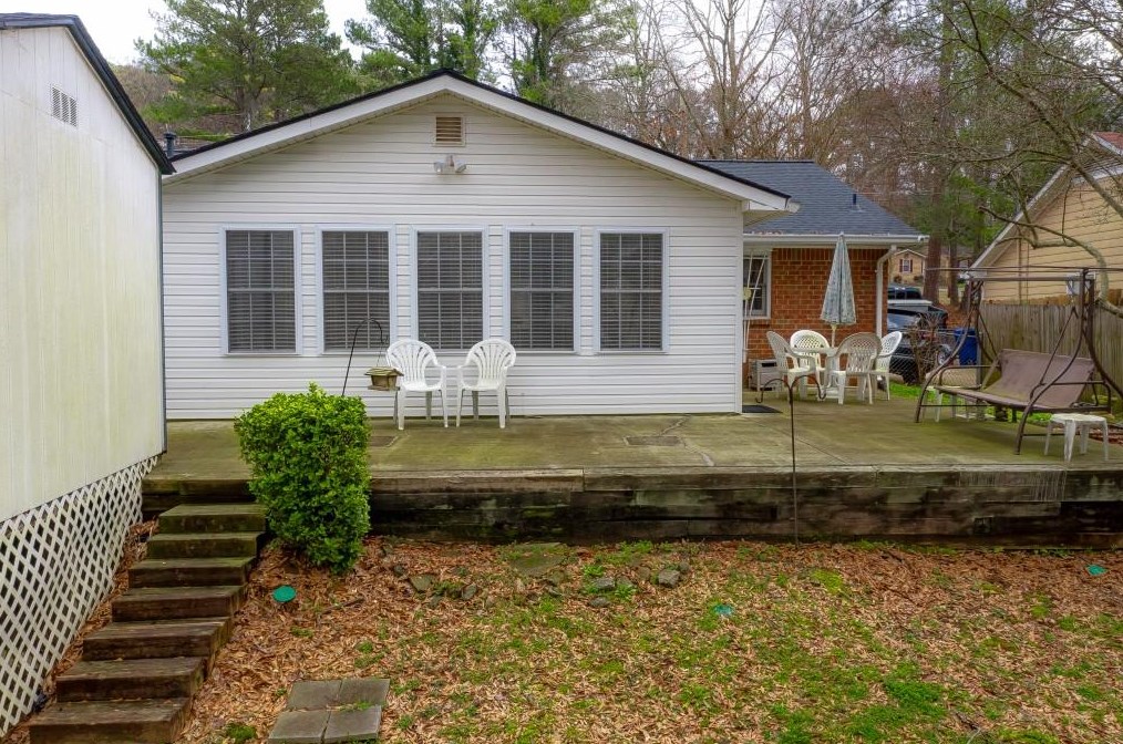 387 Johnson Rd, Lawrenceville GA 30044-8148 exterior