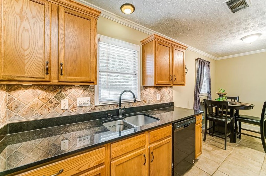 52 Snooky Dr, Dallas, GA 30157-5686