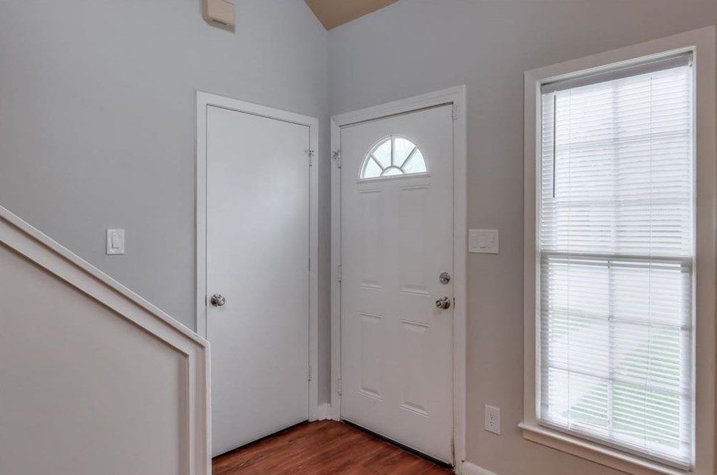 1001 Whitfield Ct, Smyrna, GA 30080-2242