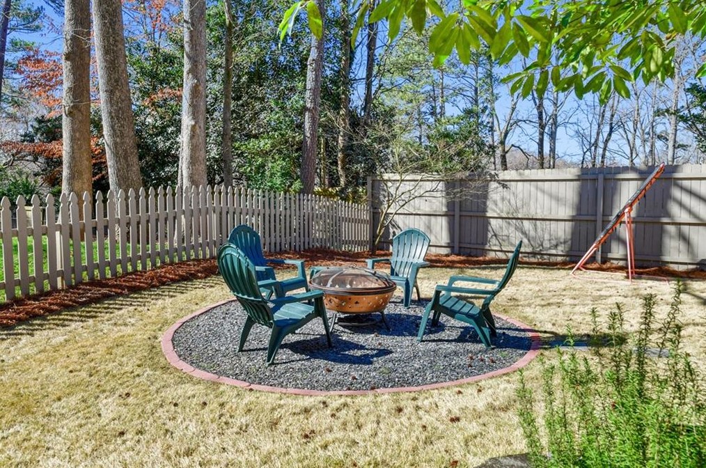 1250 Old Woodbine Rd, Atlanta GA  30319-1039 exterior