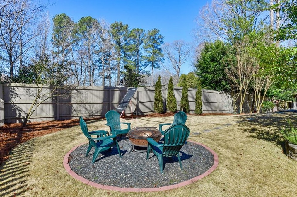 1250 Old Woodbine Rd, Atlanta GA  30319-1039 exterior