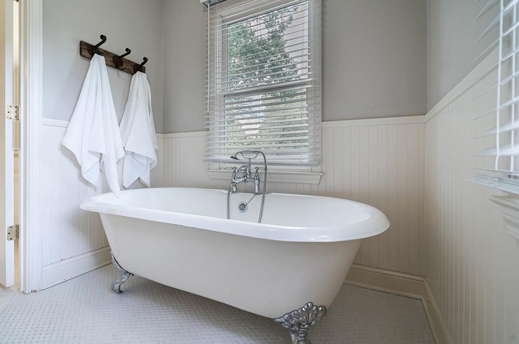 517 Trabert Ave, Atlanta GA 30309-2262 exterior