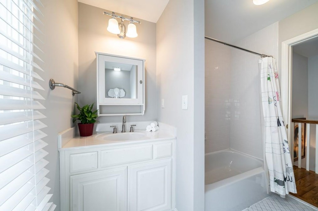 517 Trabert Ave, Atlanta GA 30309-2262 exterior