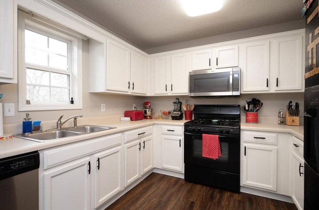 98 Oak Spg Ln, Dallas GA 30132-1042 exterior