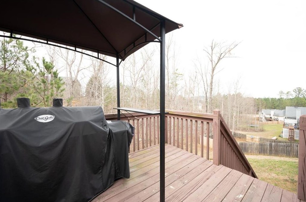 98 Oak Spg Ln, Dallas GA 30132-1042 exterior