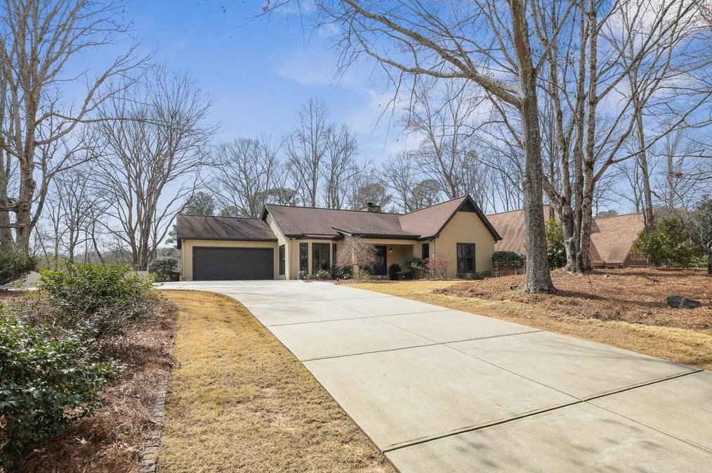 580 Periwinkle Dr, Roswell, GA 30075-4329
