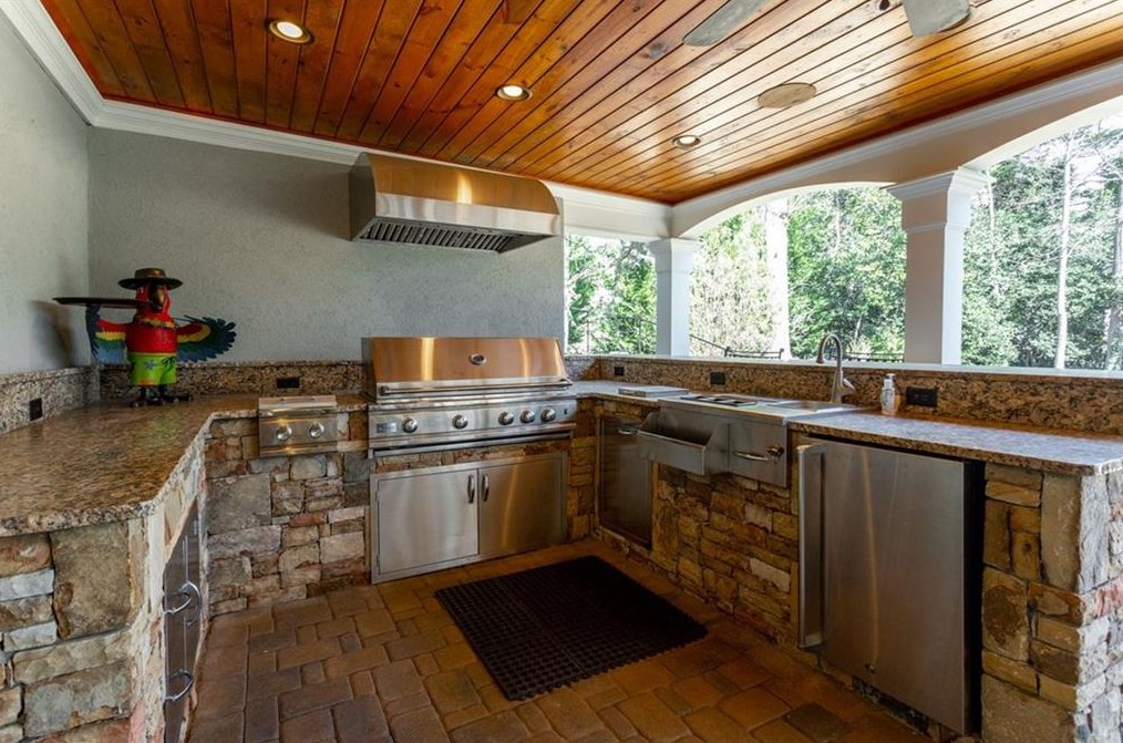 12235 Mdw Ln, Alpharetta GA 30005-7205 exterior