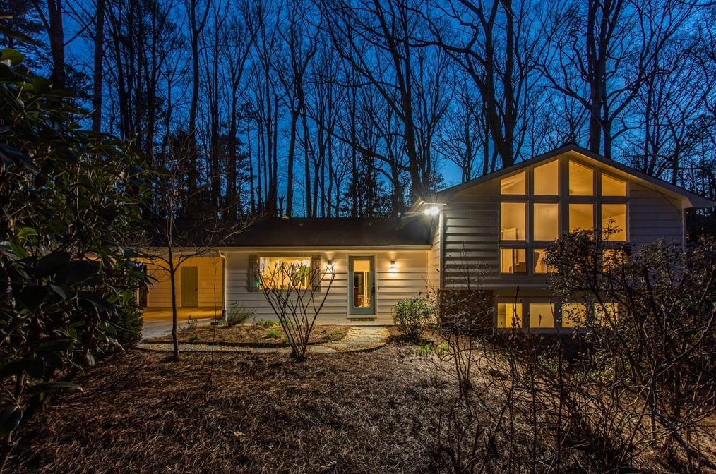 250 Springs Ct, Atlanta, GA 30328-2013