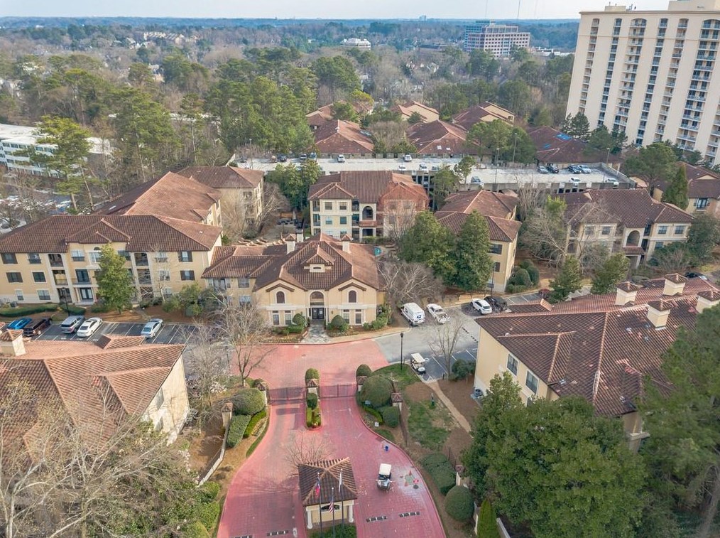 3777 Peachtree Rd, Atlanta GA  30319-5248 exterior