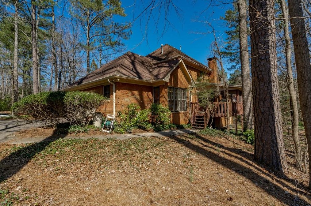 5035 Willow Blf Dr, Atlanta GA  exterior