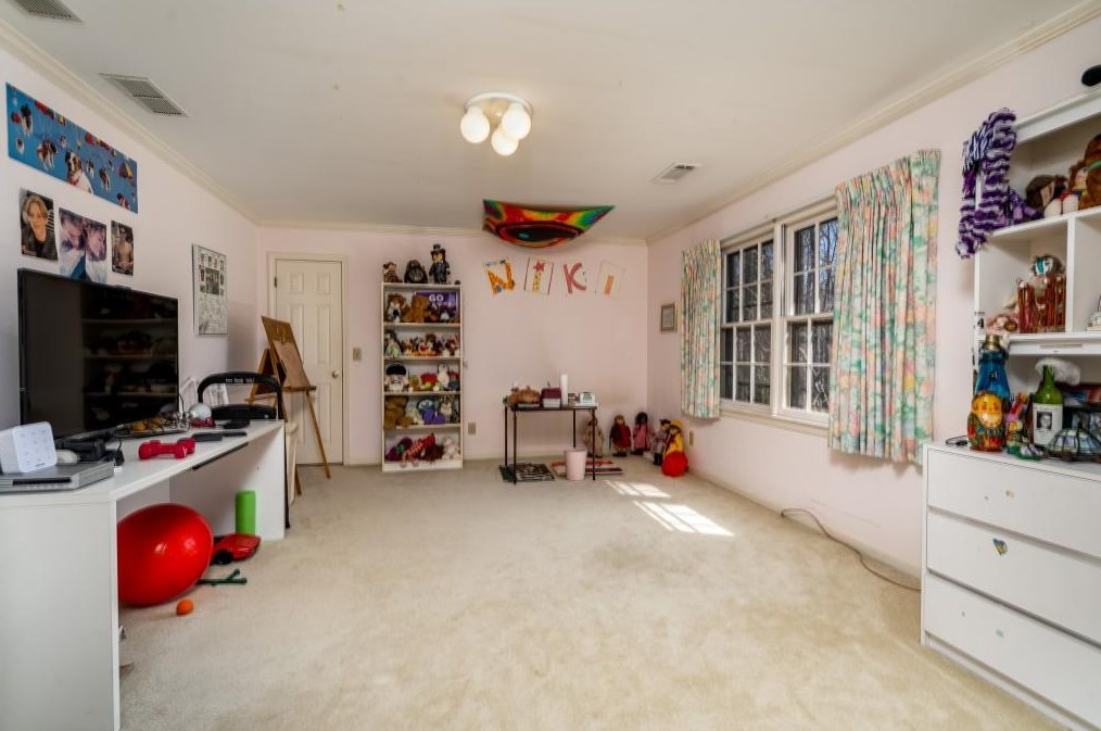 5035 Willow Blf Dr, Atlanta GA  exterior