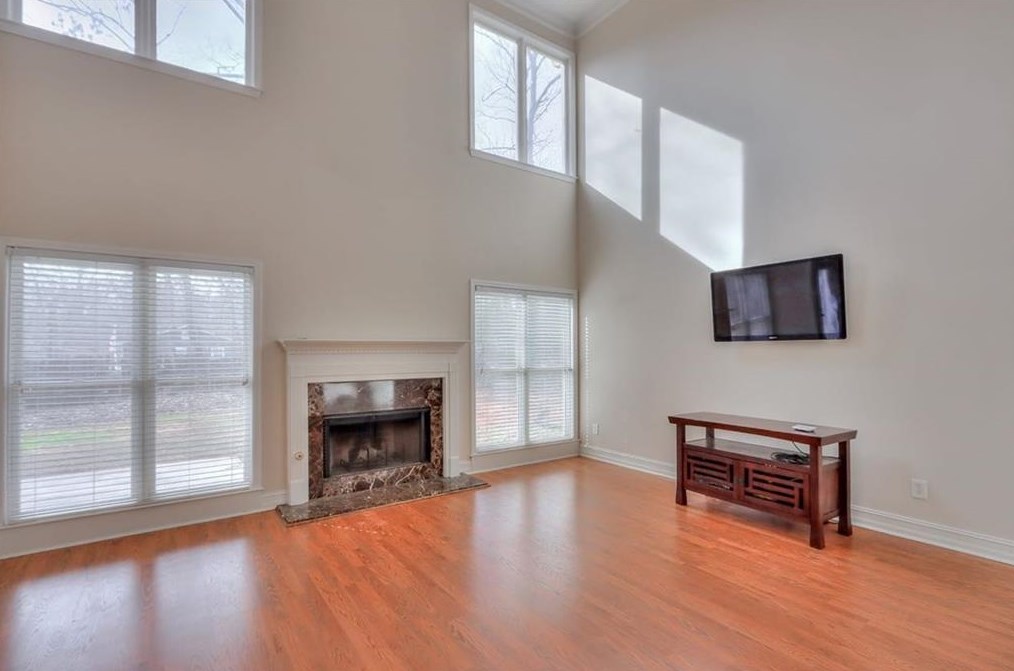 4418 Crestoak Dr, Smyrna GA  30082-4482 exterior