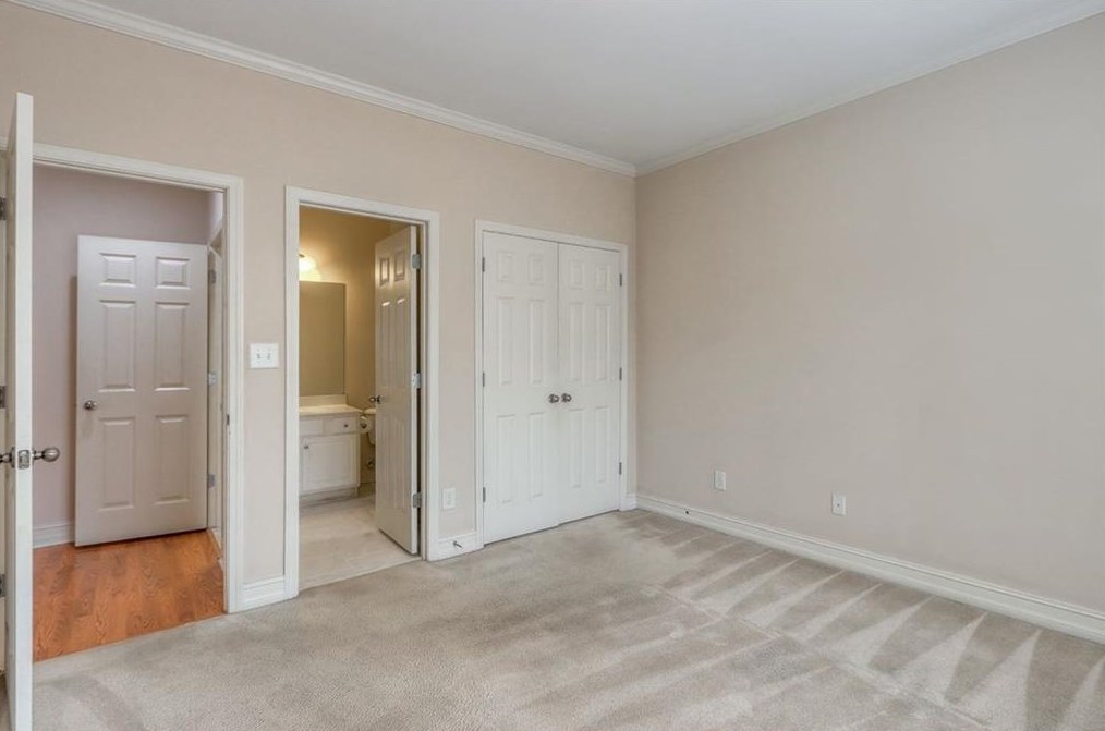 4418 Crestoak Dr, Smyrna GA  30082-4482 exterior