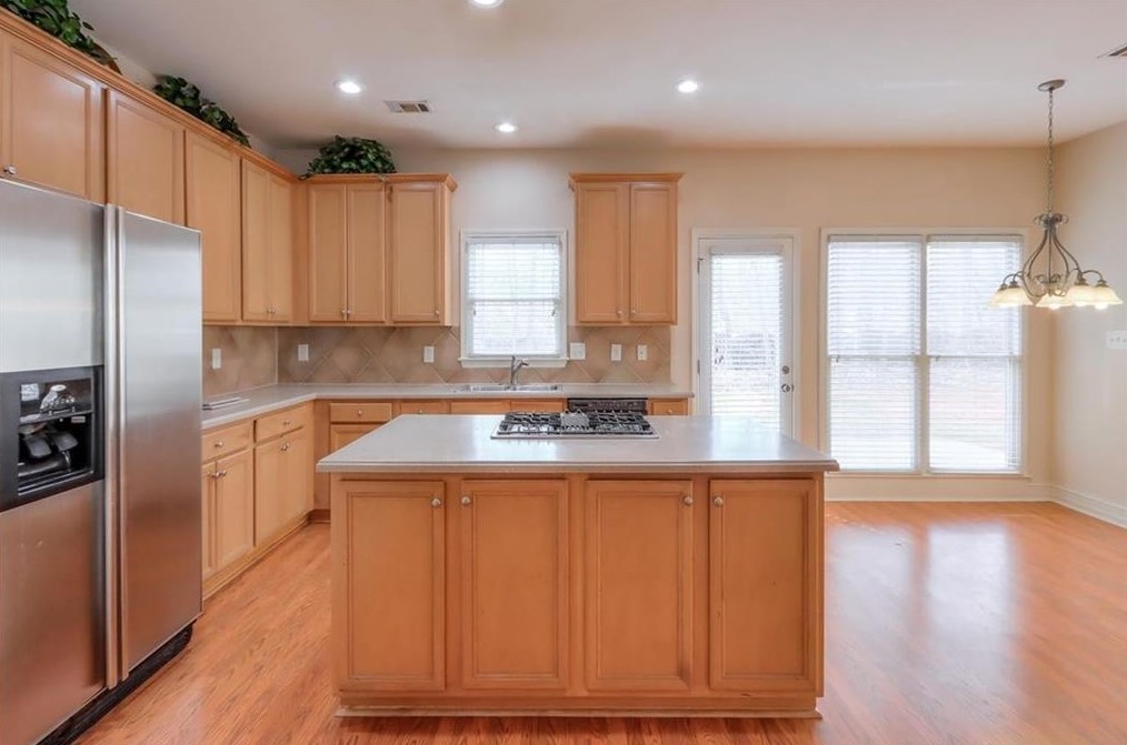 4418 Crestoak Dr, Smyrna GA  30082-4482 exterior